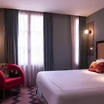 Hotel Mom'art 4*
