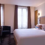 Mom'art Hotel 4*