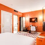 Mom'art Hotel Paris