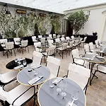 Mom'art Hotel 4*