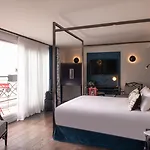 Mom'art Отель Париж