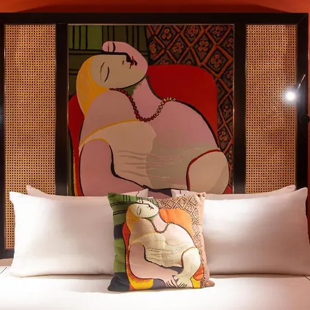 Hotel Mom'art 4*