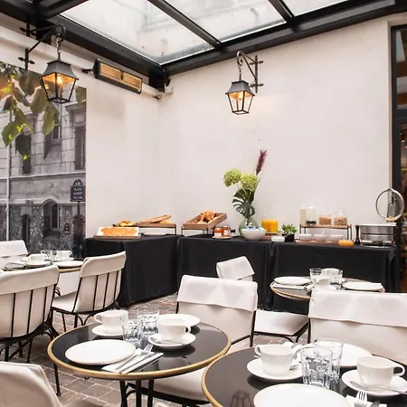 Mom'art Hotel Parijs