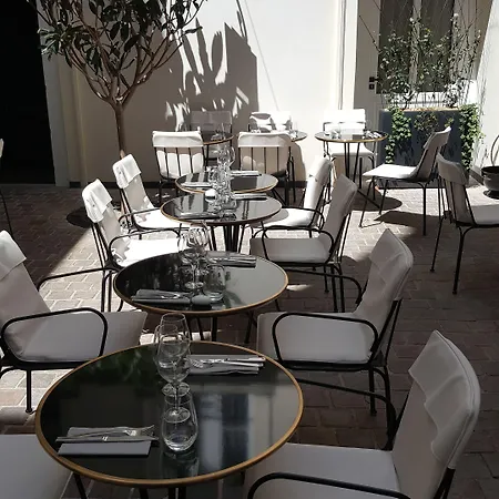 Mom'art 4* Париж