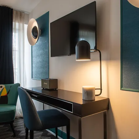 Mom'art 4* Париж