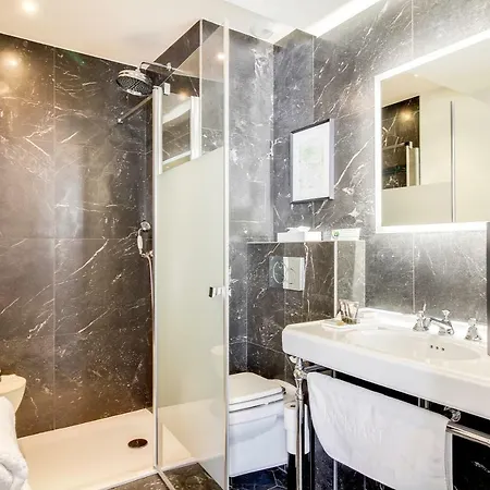 Mom'art Hotel Paris
