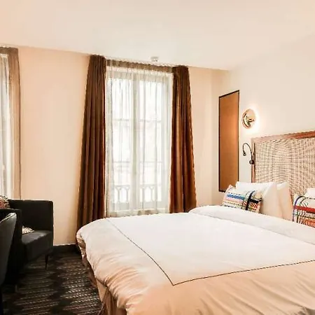 Mom'art Hotel Paris