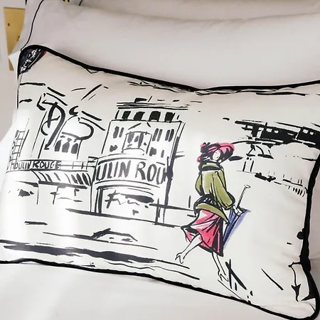 Hotel Mom'art 4*
